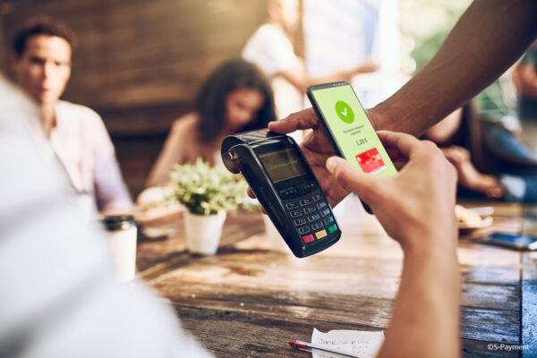Sparkassen-Card macht mobiles Bezahlen weltweit einfacher